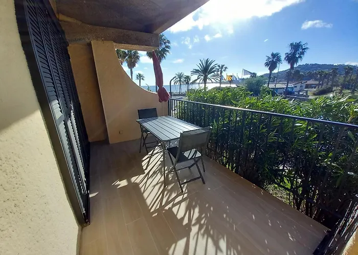 Marines De Cogolin, Neuf Face à La Plage, Climatisation, Wifi, Terrasse, Proche St Tropez Hébergement de vacances